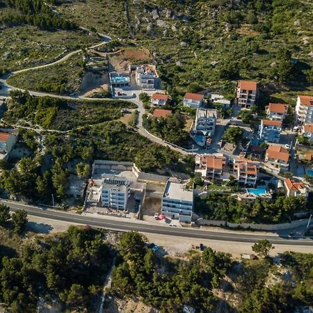 Apartments Pusic Omiš Eksteriør billede