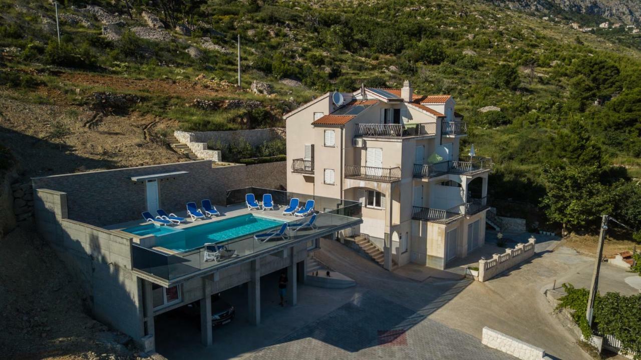 Apartments Pusic Omiš Eksteriør billede