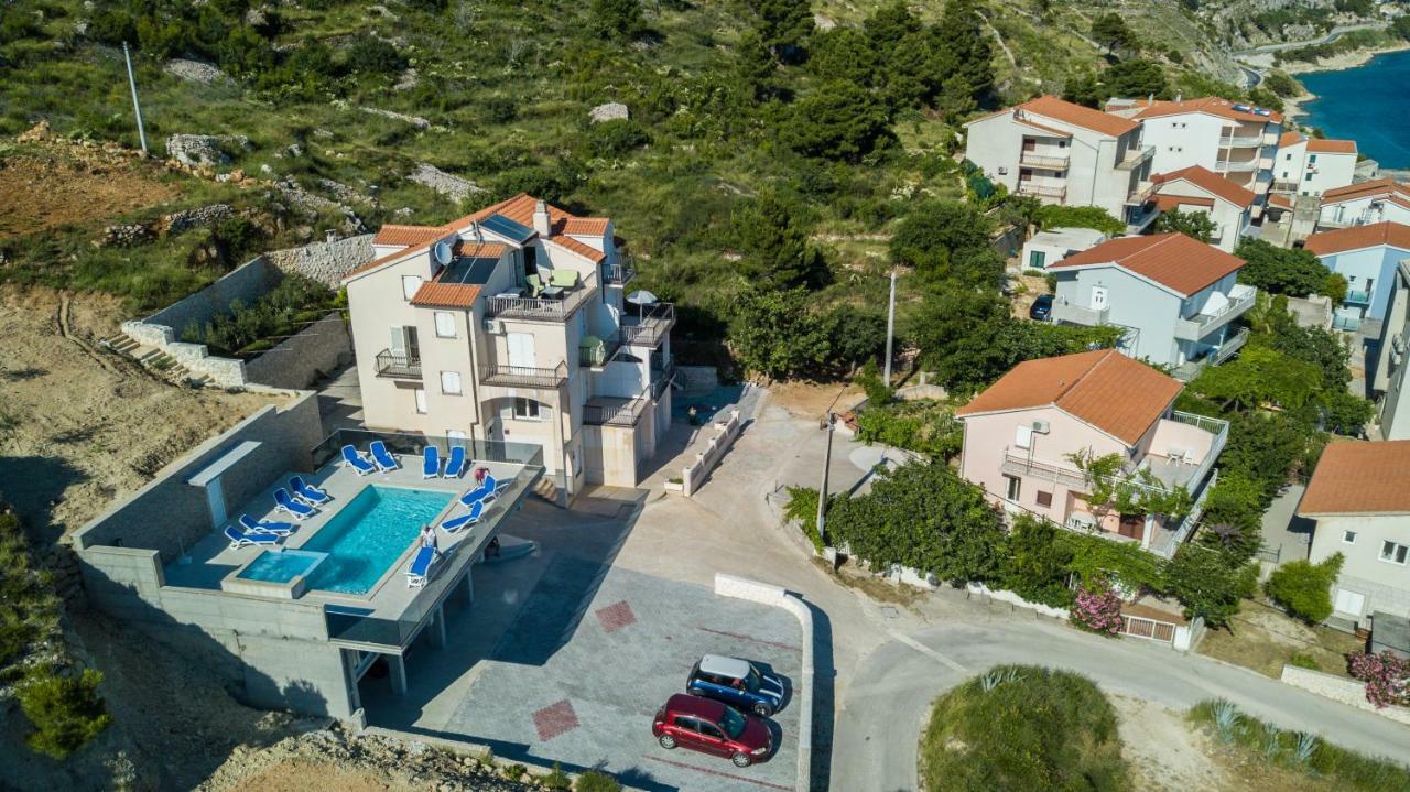 Apartments Pusic Omiš Eksteriør billede