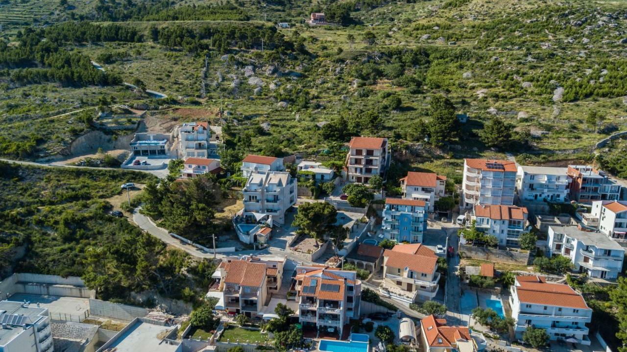 Apartments Pusic Omiš Eksteriør billede