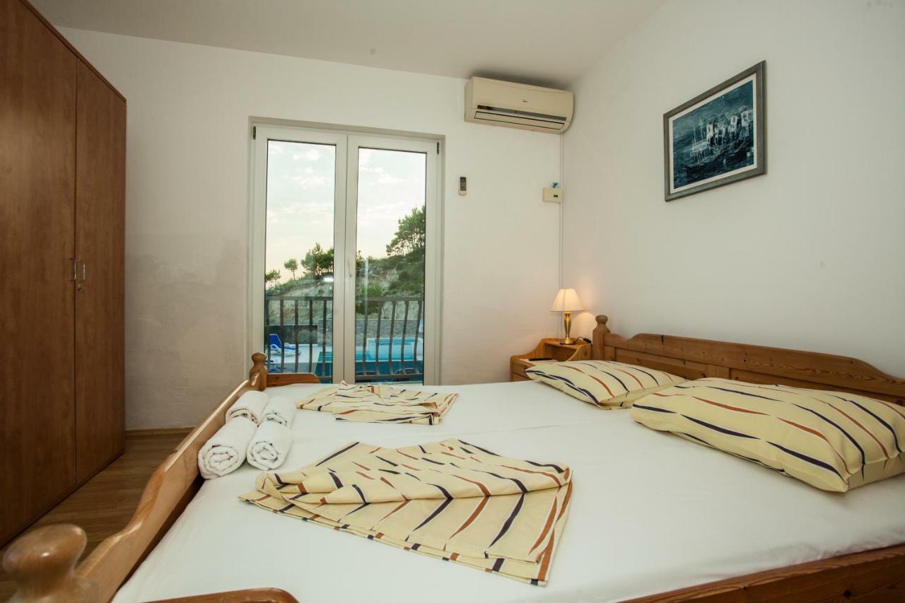 Apartments Pusic Omiš Eksteriør billede