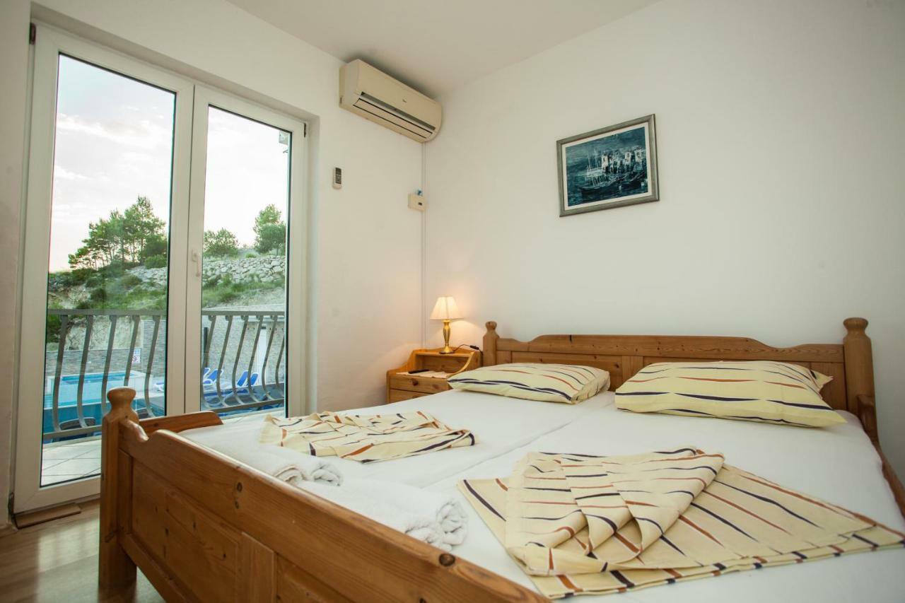 Apartments Pusic Omiš Eksteriør billede