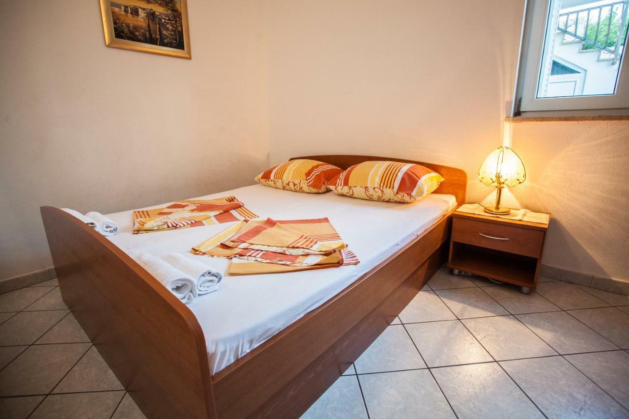 Apartments Pusic Omiš Eksteriør billede