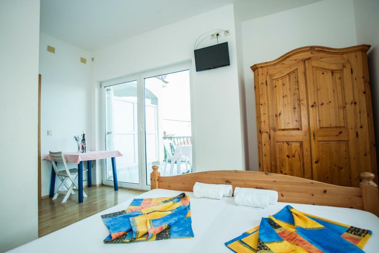 Apartments Pusic Omiš Eksteriør billede