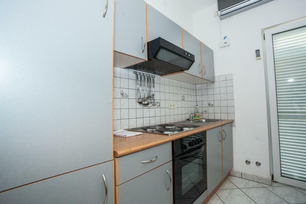 Apartments Pusic Omiš Eksteriør billede