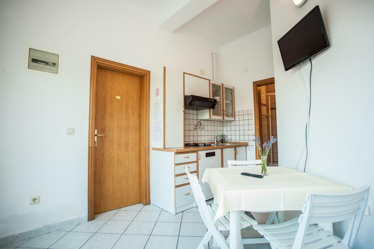 Apartments Pusic Omiš Eksteriør billede