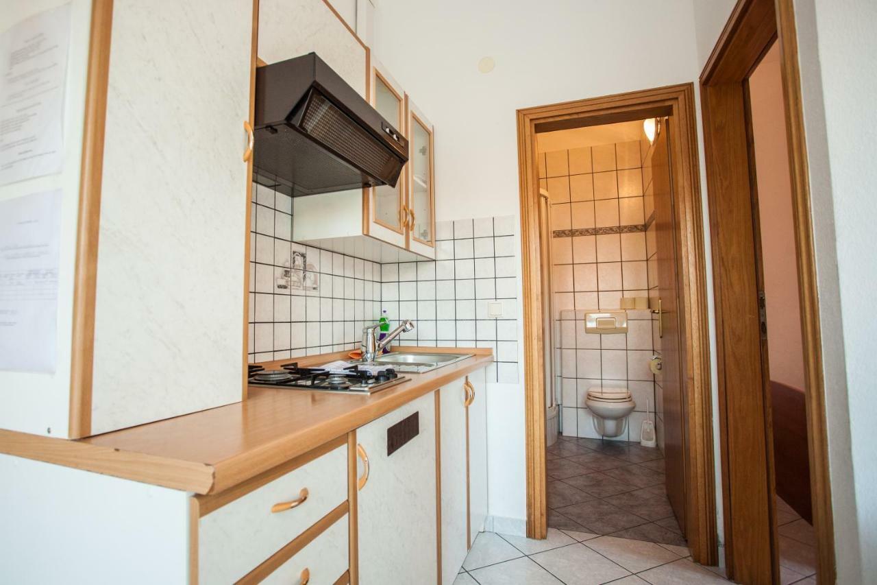 Apartments Pusic Omiš Eksteriør billede