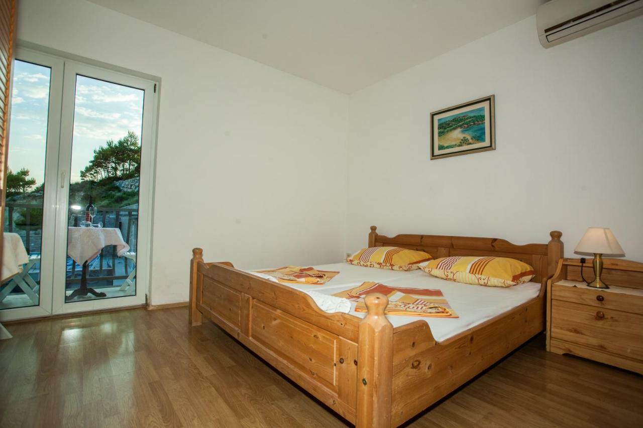Apartments Pusic Omiš Eksteriør billede