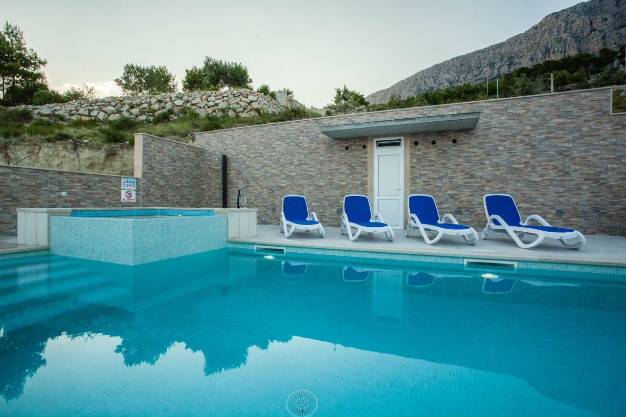 Apartments Pusic Omiš Eksteriør billede